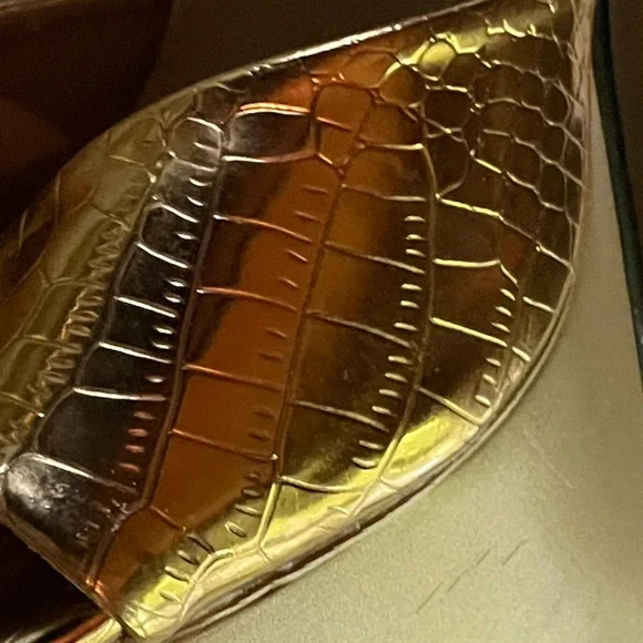 GOLD PLATFORM MULE US 9 woman’s ⛄️ - Picture 11 of 12